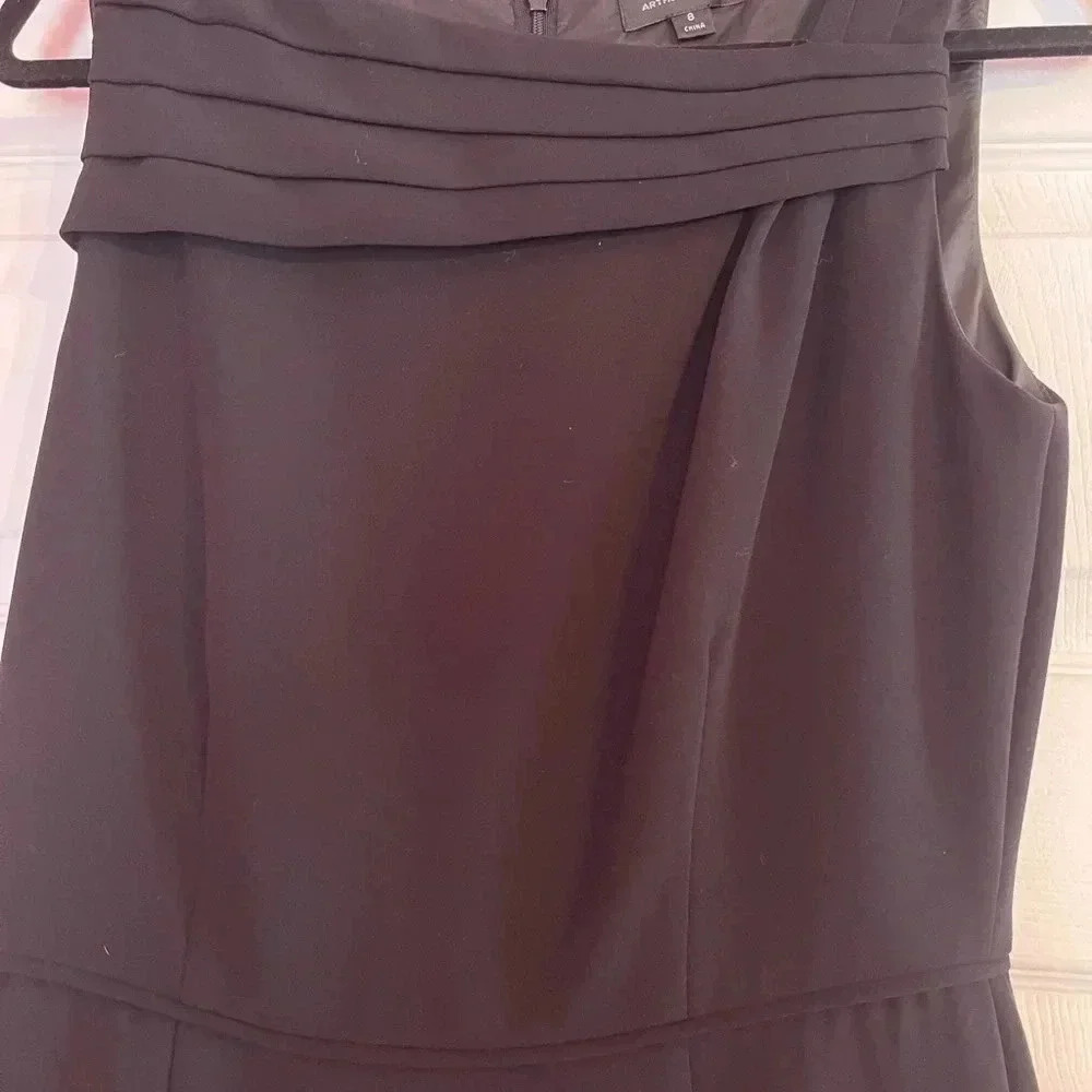 Tahari Dress. - Picture 3 of 6
